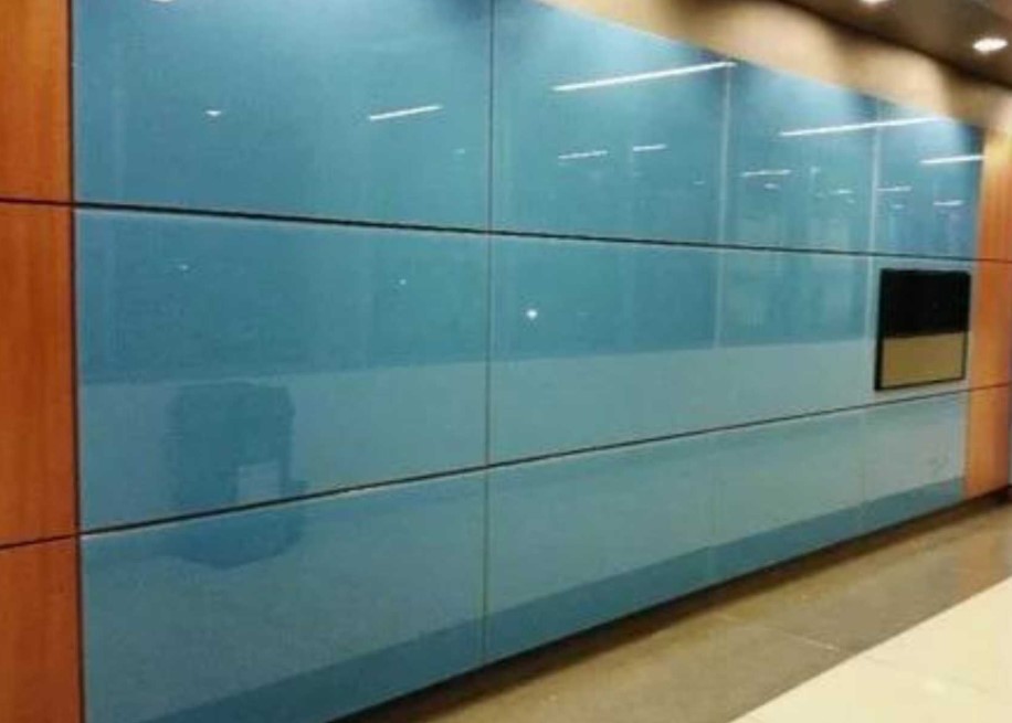 Back Painted Glass, Dubai – 6 mm Colored Tempered Glass Wall Panels, Seamless Back-Painted Kitchen Backsplash & Wardrobe Glass by INFOCUS Glass & Aluminium Works, UAE